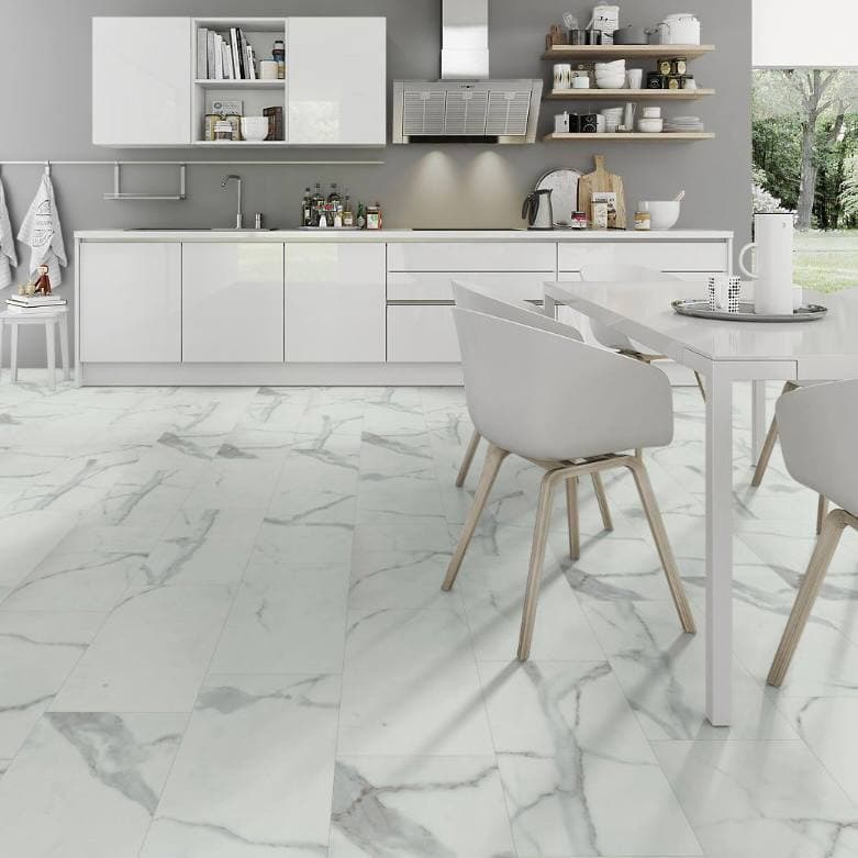 White Marble Vein - Spc Flooring - 2.2 M² Pack - 007 7 أرضيات رخام أبيض مع عروق رمادية، قائمة أسعار الحجر البلاستيكي المركب في دبي وأبو ظبي والشارقة